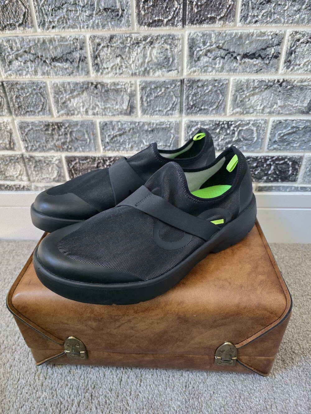 OOFOS Men's Black Slip-On Athletic Shoes Size 13 - Picture 7 of 10